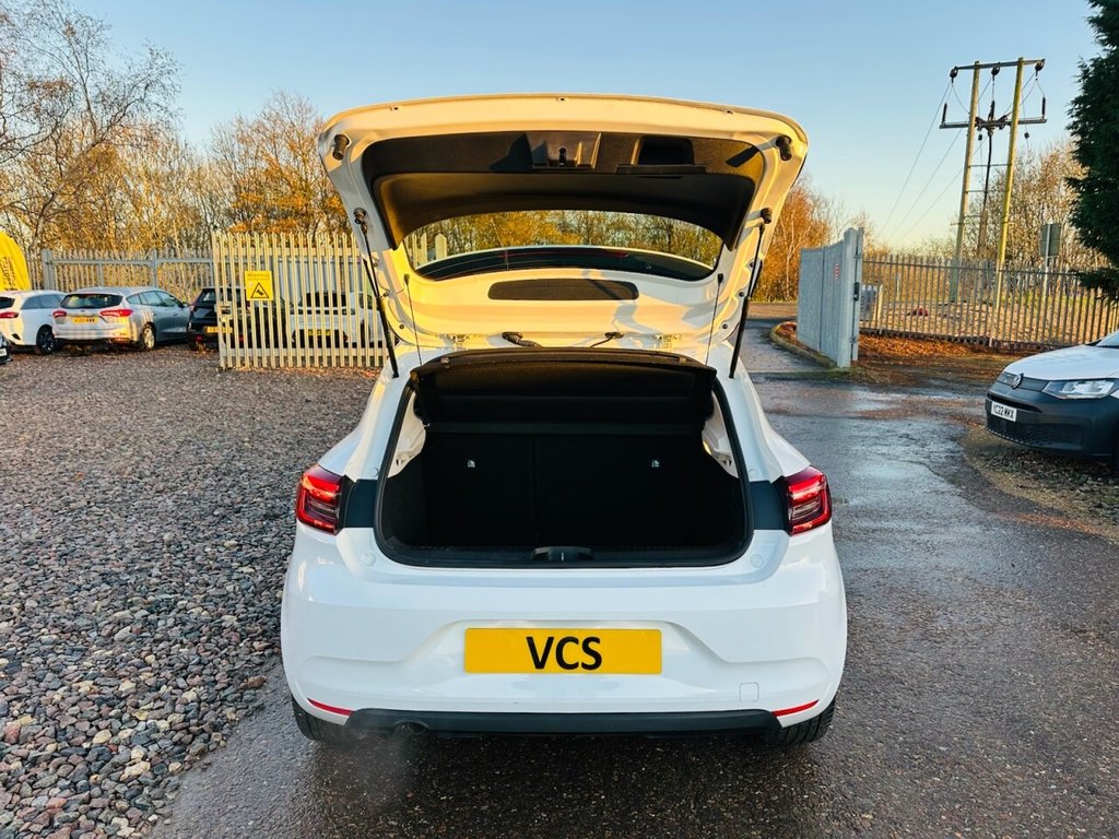 Used Renault Clio 2021 for sale - 76591197: Photo 24