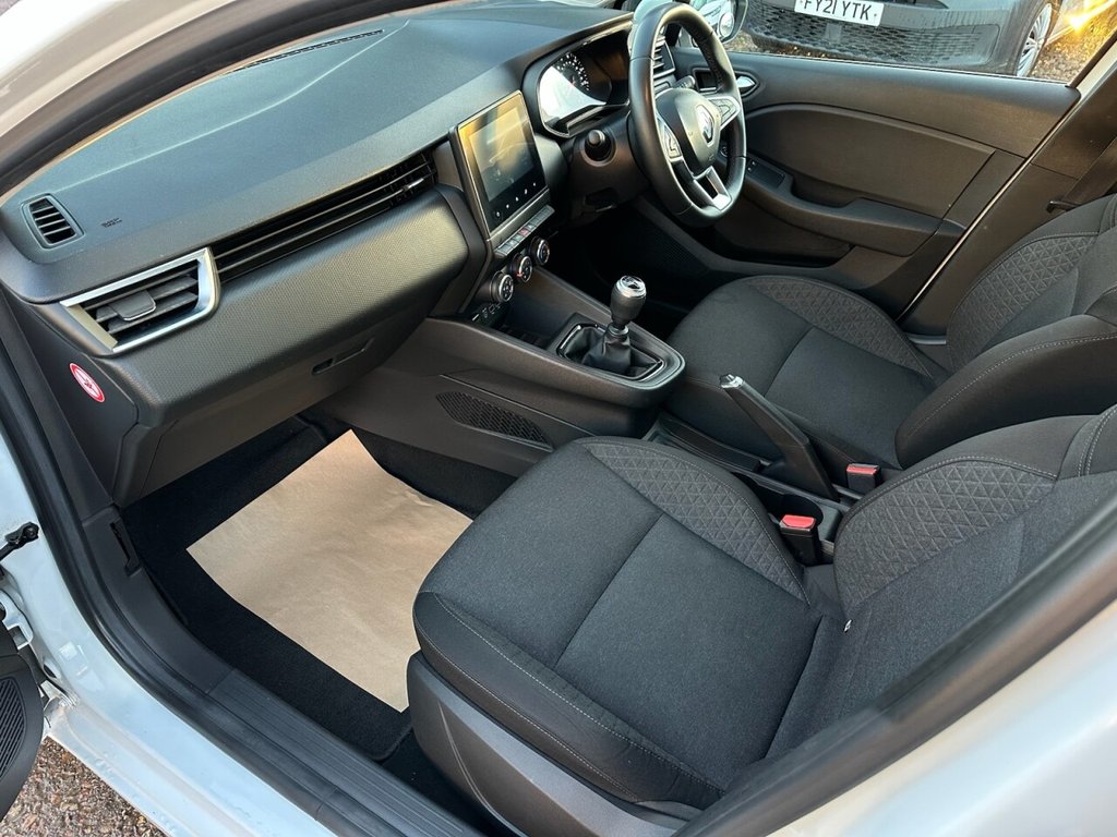 Used Renault Clio 2021 for sale - 76591197: Photo 32