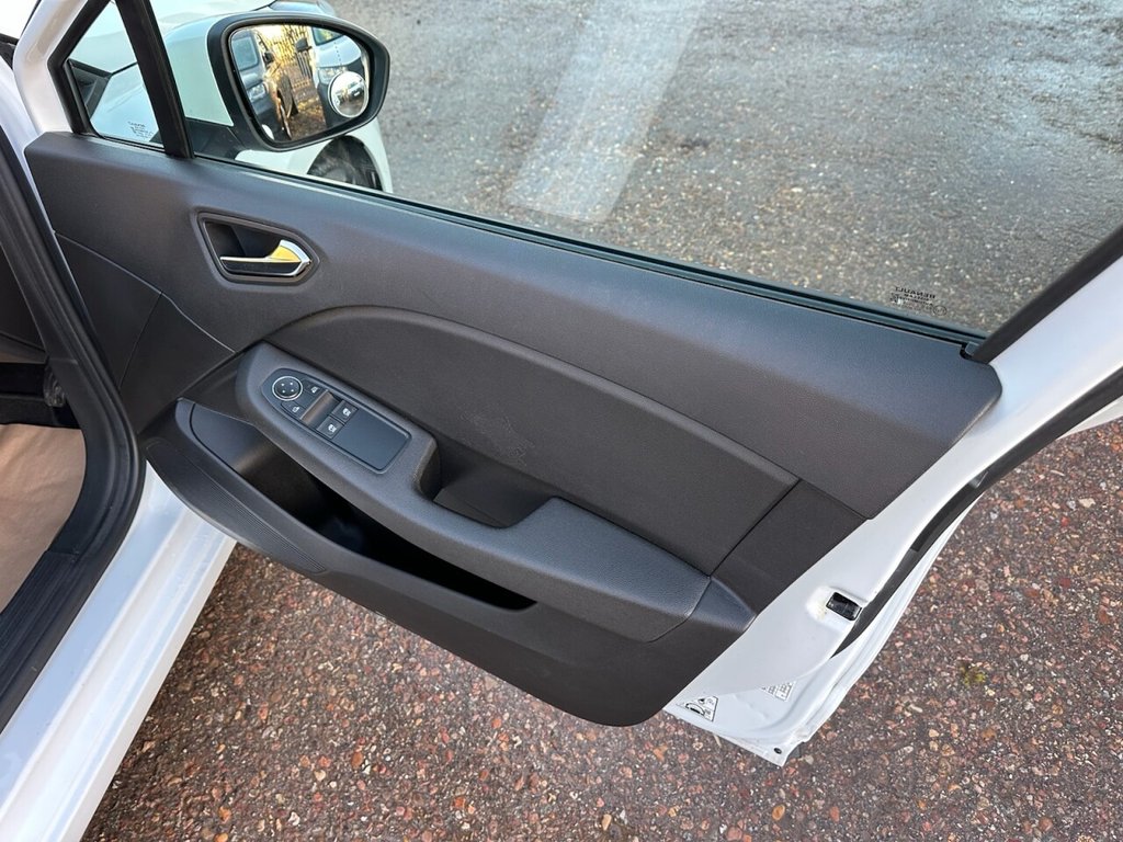 Used Renault Clio 2021 for sale - 76591197: Photo 36