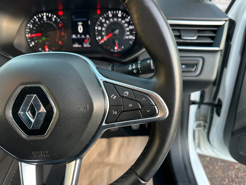 Used Renault Clio 2021 for sale - 76591197: Photo 44