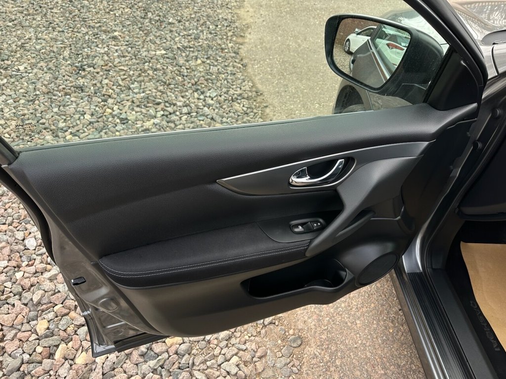 Used Nissan Qashqai 2017 for sale - 78158530: Photo 35