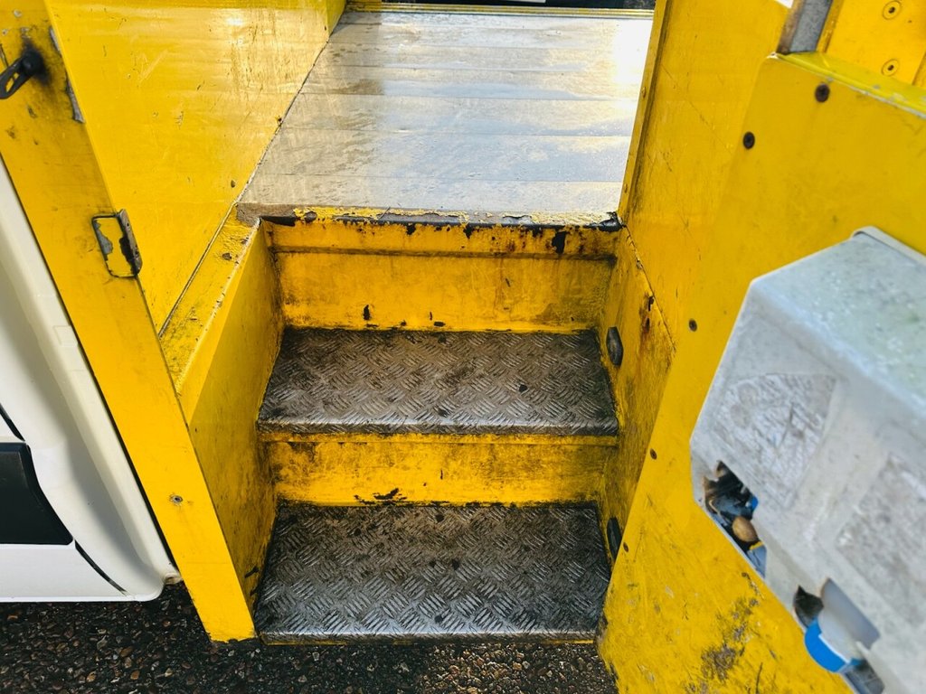 Used Mercedes-Benz Sprinter 2018 for sale - 76797582: Photo 33