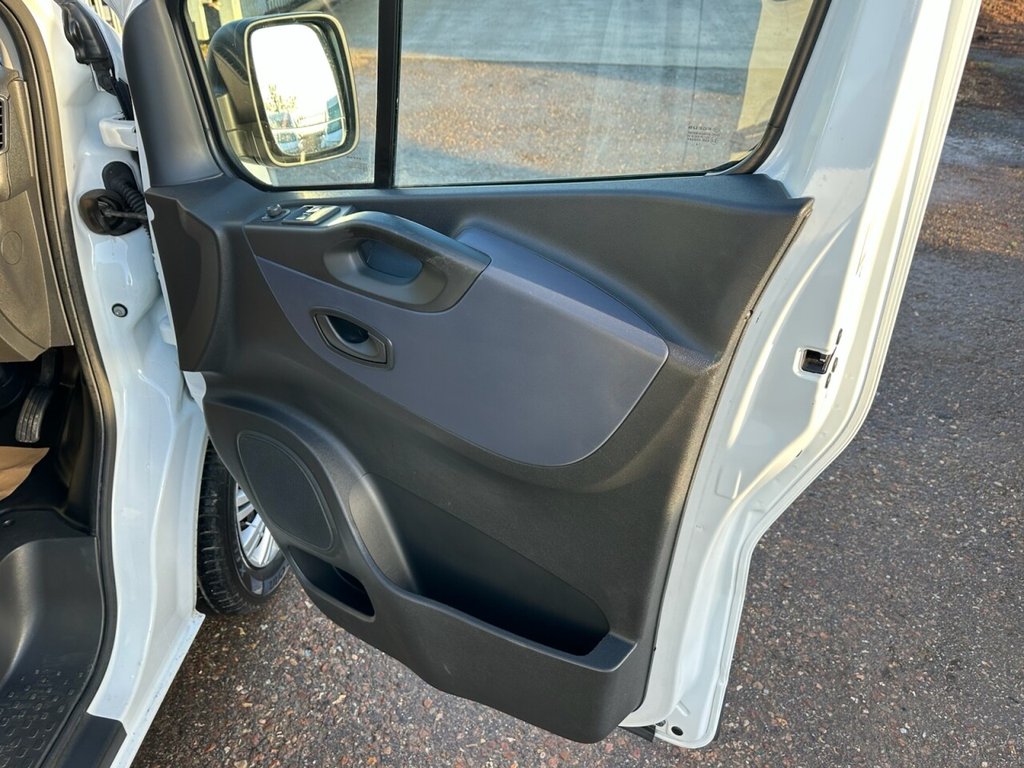 Used Vauxhall Vivaro 2016 for sale - 77313231: Photo 48