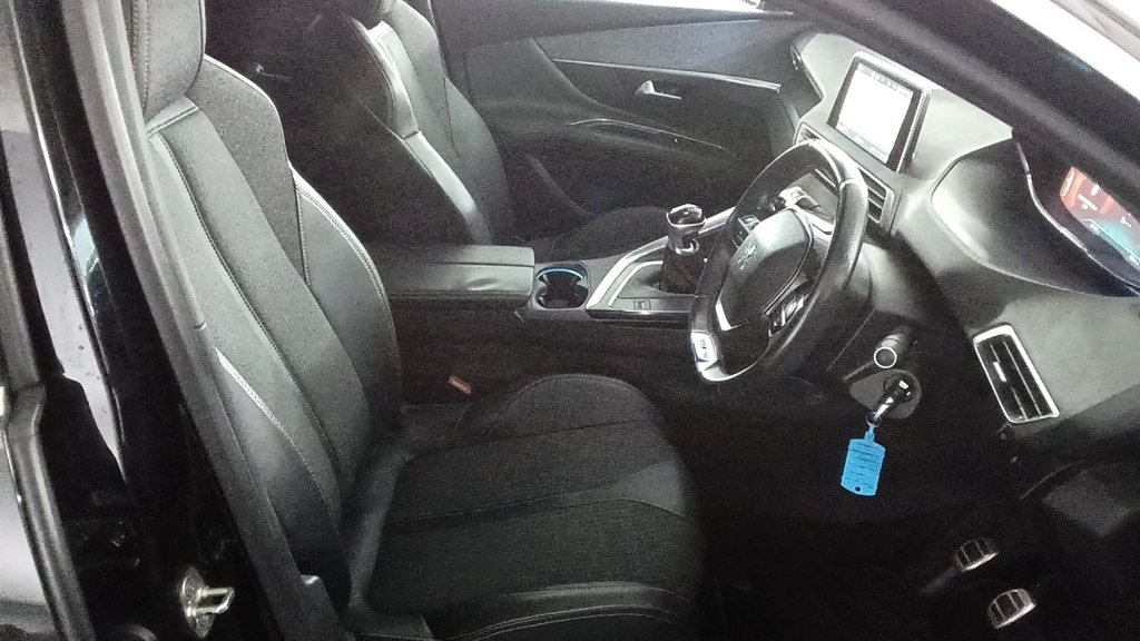 Used Peugeot 3008 2017 for sale - 76591018: Photo 3