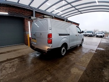 Used Peugeot Expert 2019 for sale - 77703510: Photo