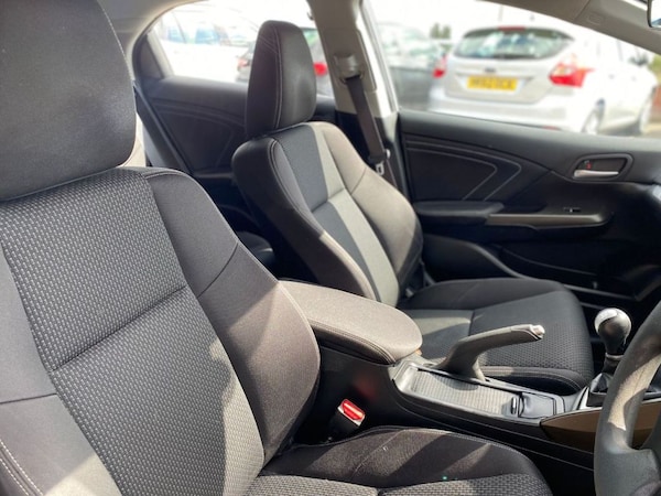 Used Honda Civic 2015 for sale - 75516137: Photo 15
