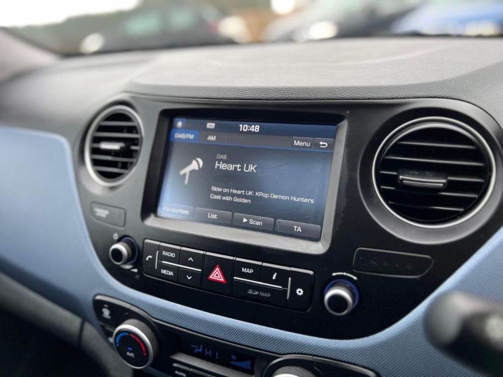 Used Hyundai i10 2017 for sale - 77685100: Photo 30