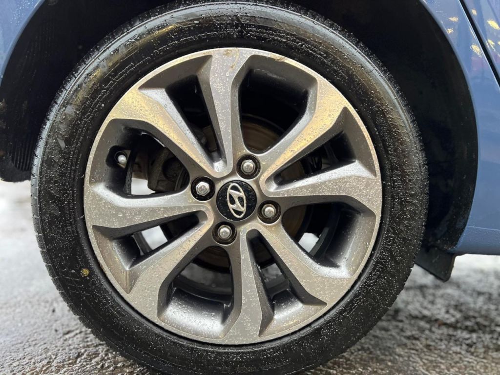 Used Hyundai i10 2017 for sale - 77685100: Photo 35