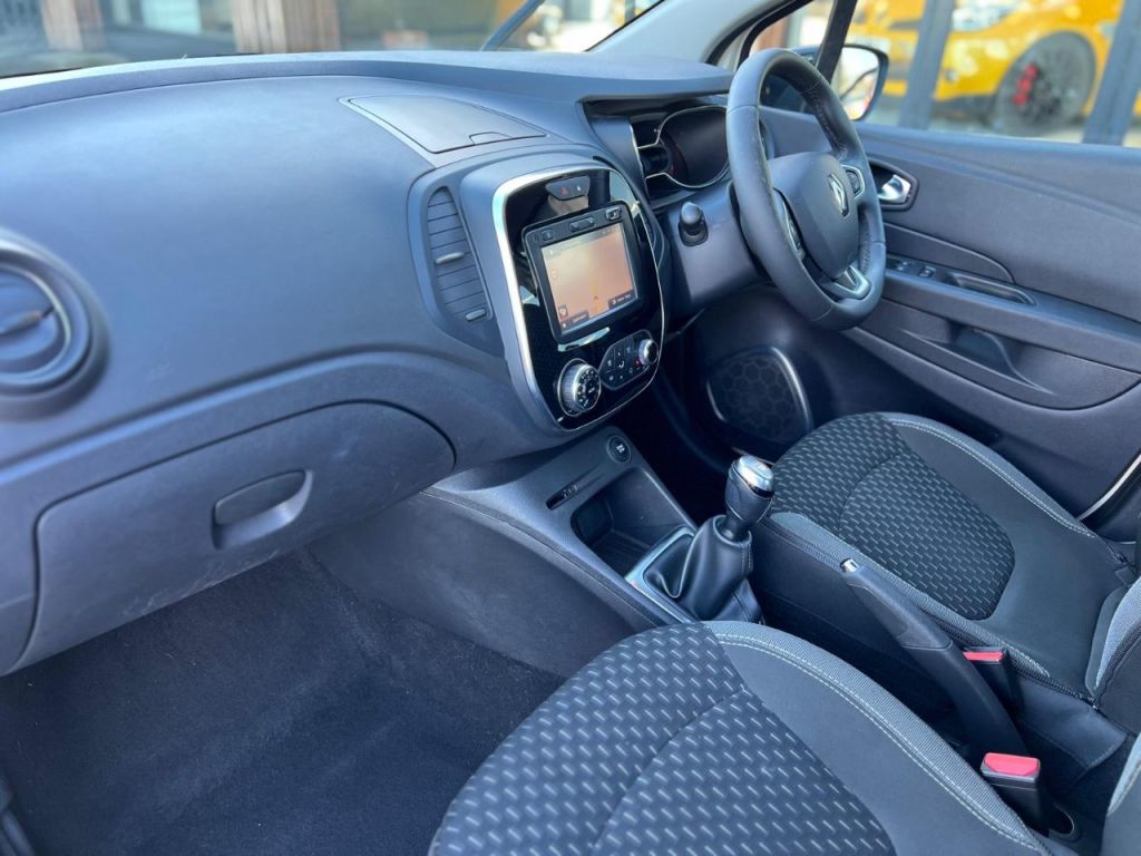 Used Renault Captur 2018 for sale - 77685093: Photo 32