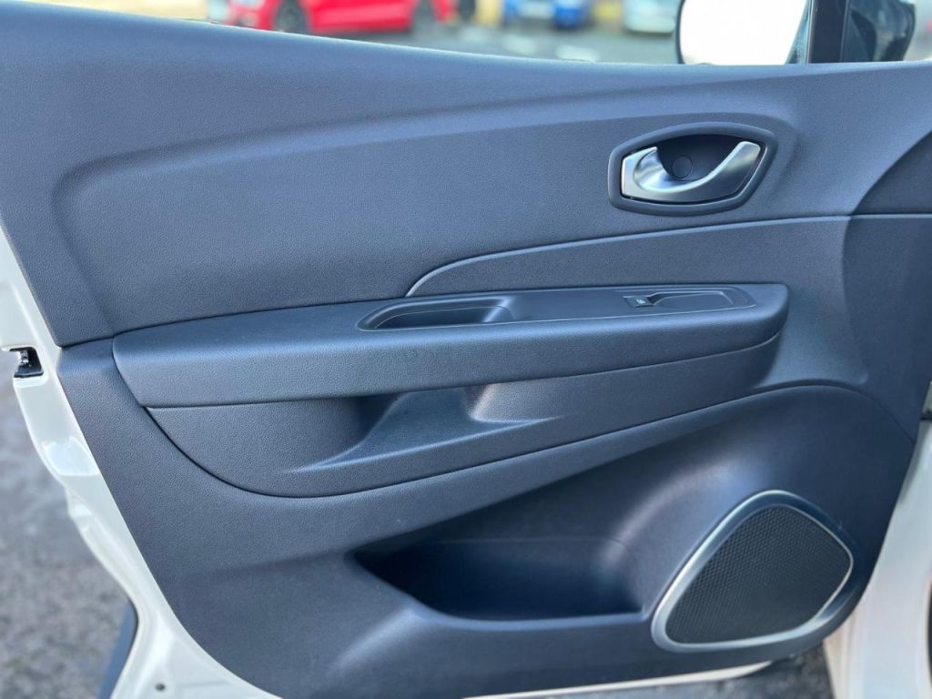 Used Renault Captur 2018 for sale - 77685093: Photo 34