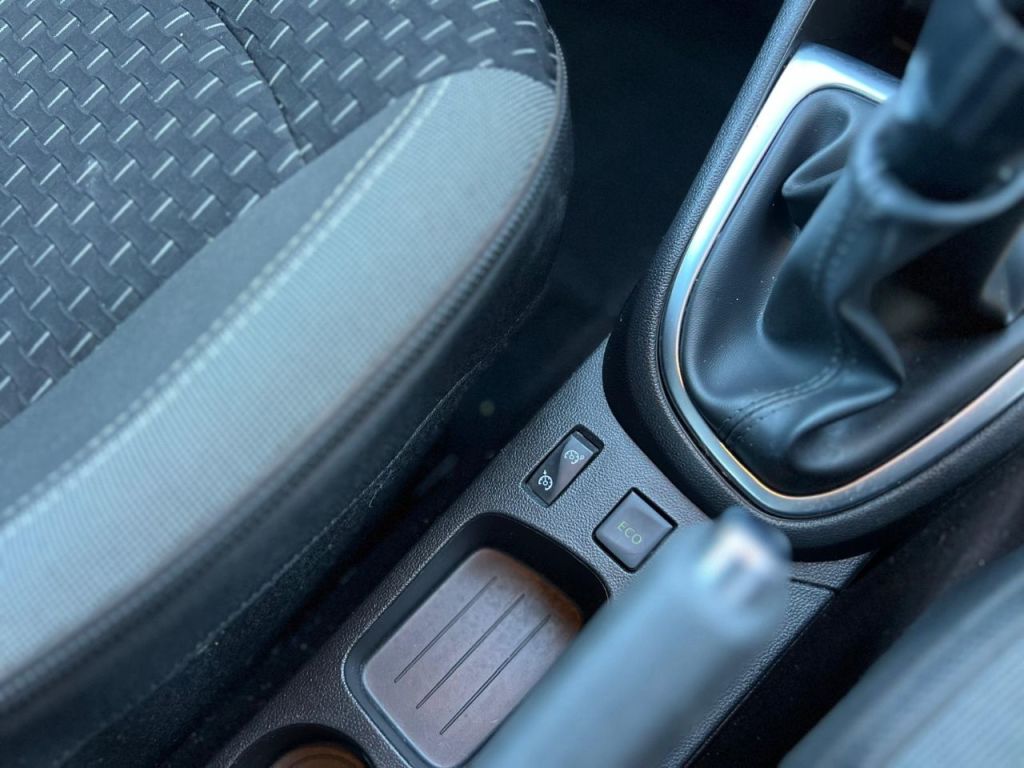 Used Renault Captur 2018 for sale - 77685093: Photo 39