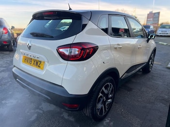 Used Renault Captur 2018 for sale - 77685093: Photo