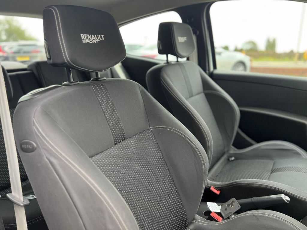 Used Renault Clio 2010 for sale - 76290866: Photo 17