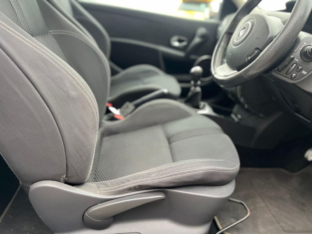 Used Renault Clio 2010 for sale - 76290866: Photo 18