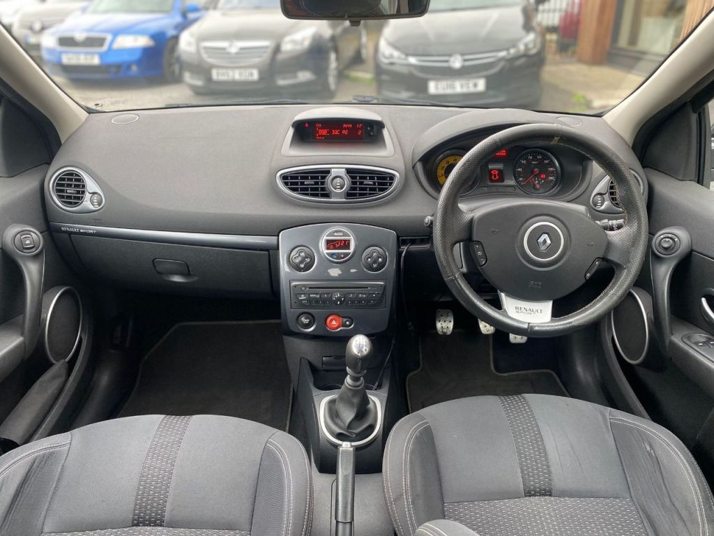 Used Renault Clio 2010 for sale - 76290866: Photo 20