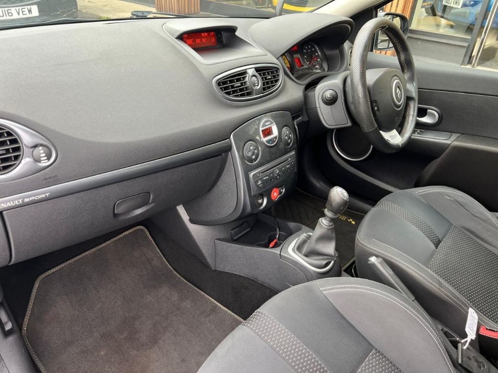 Used Renault Clio 2010 for sale - 76290866: Photo 22