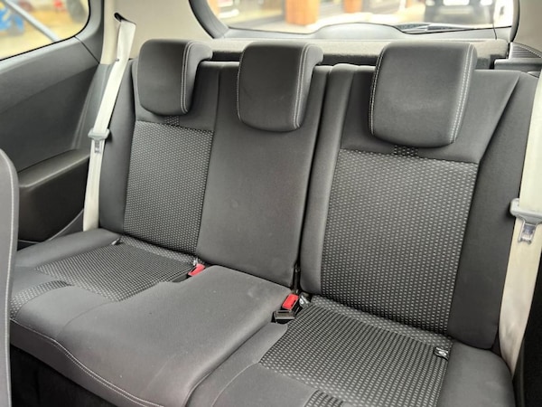 Used Renault Clio 2010 for sale - 76290866: Photo 25