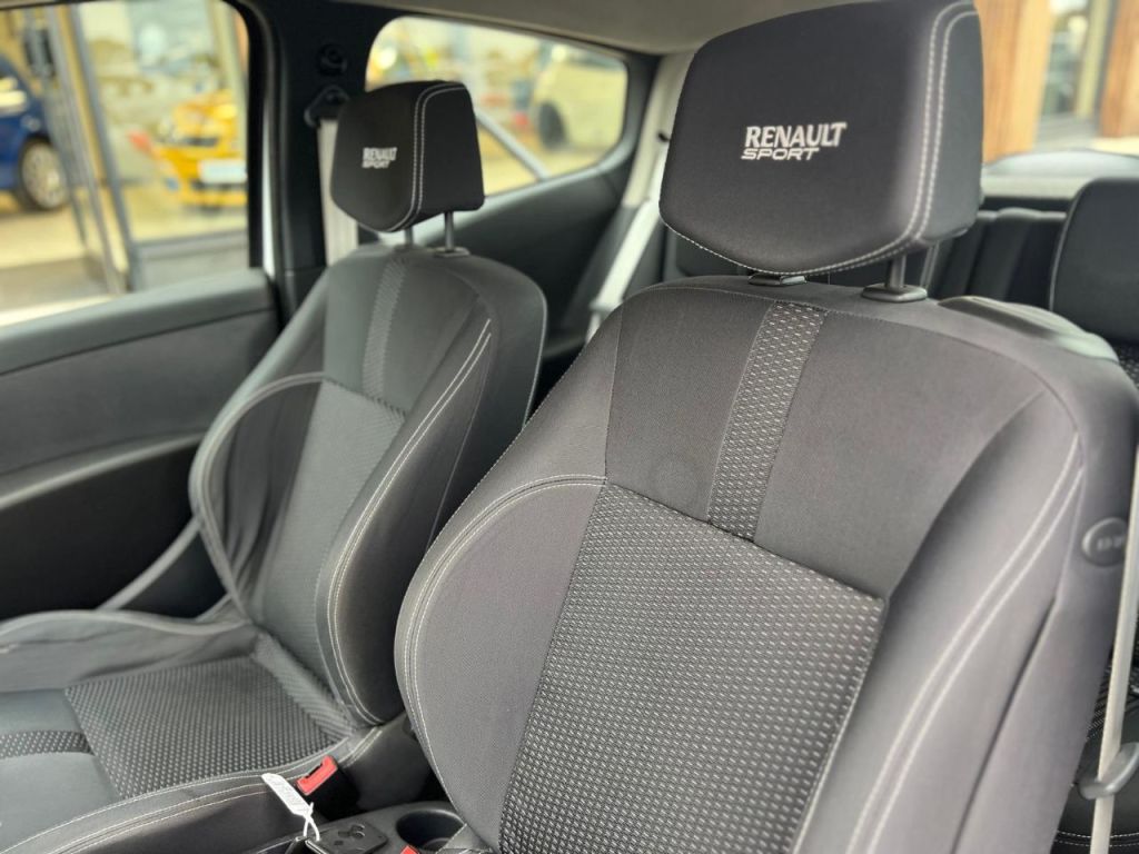 Used Renault Clio 2010 for sale - 76290866: Photo 26