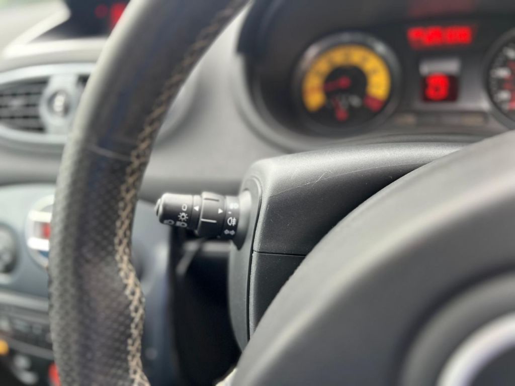 Used Renault Clio 2010 for sale - 76290866: Photo 34