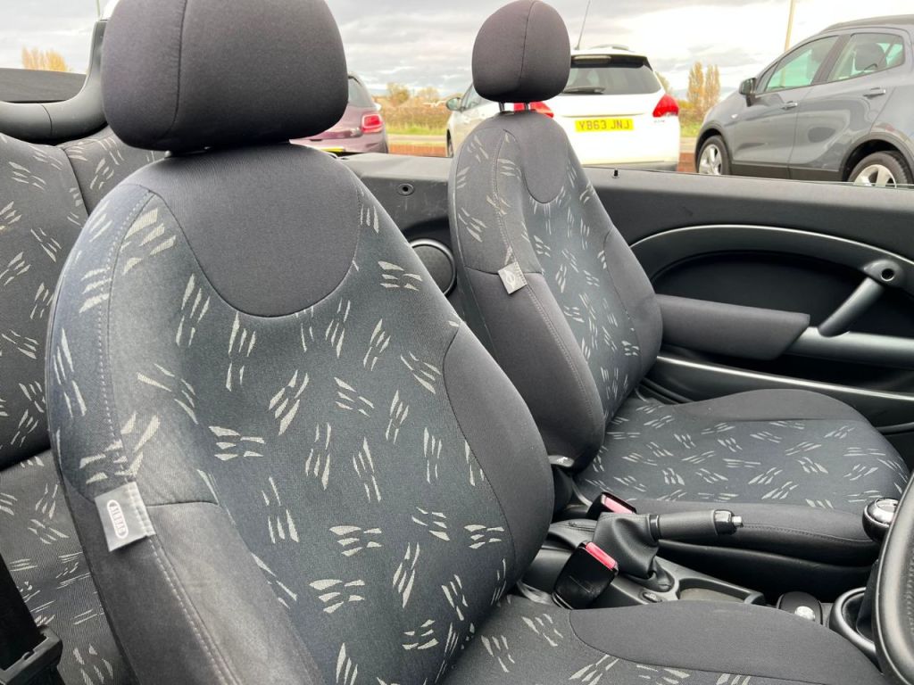 Used MINI Convertible 2006 for sale - 77685075: Photo 10