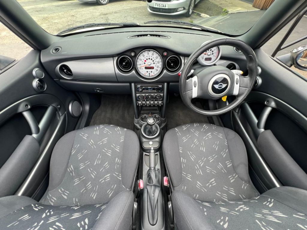 Used MINI Convertible 2006 for sale - 77685075: Photo 12