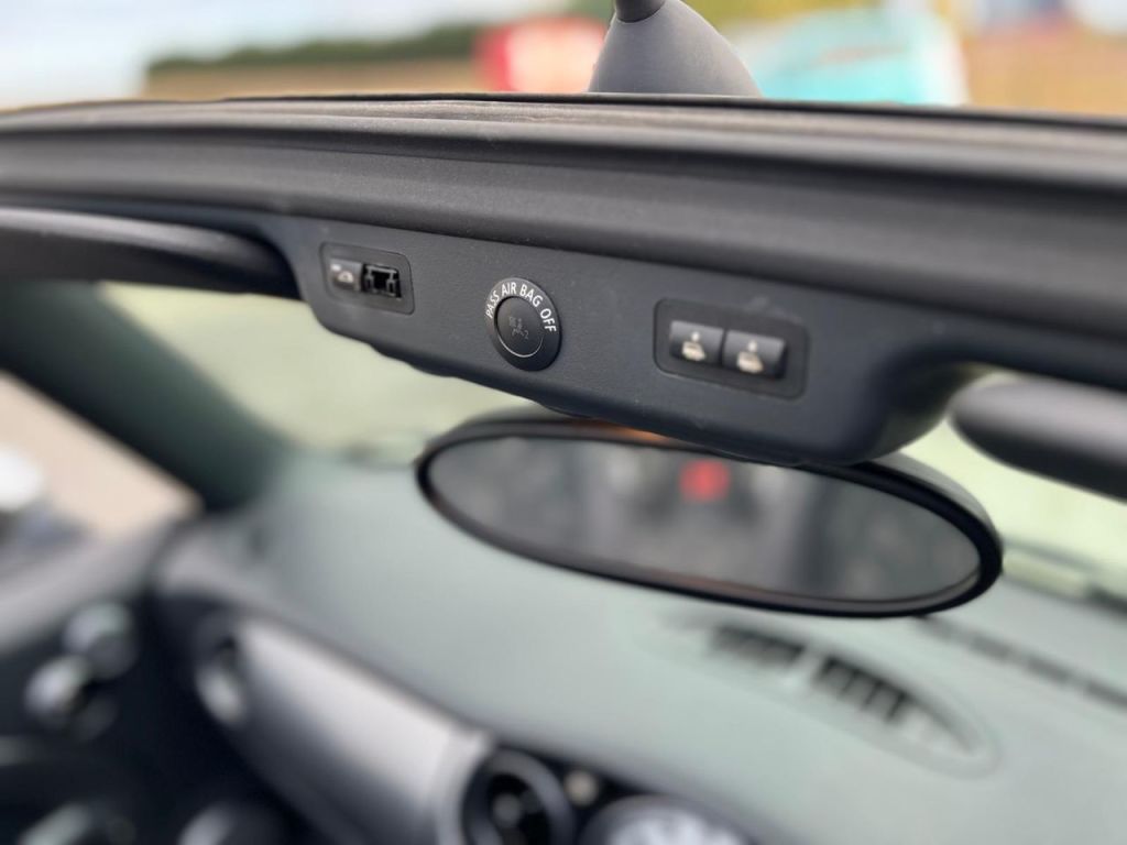 Used MINI Convertible 2006 for sale - 77685075: Photo 16