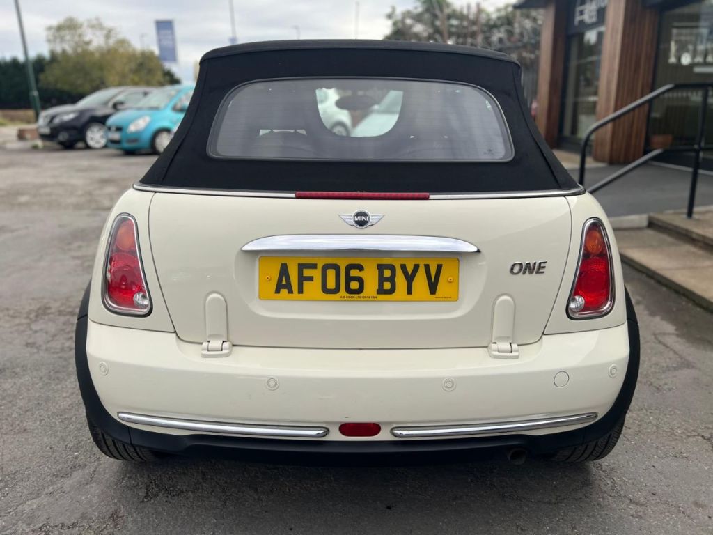 Used MINI Convertible 2006 for sale - 77685075: Photo 21