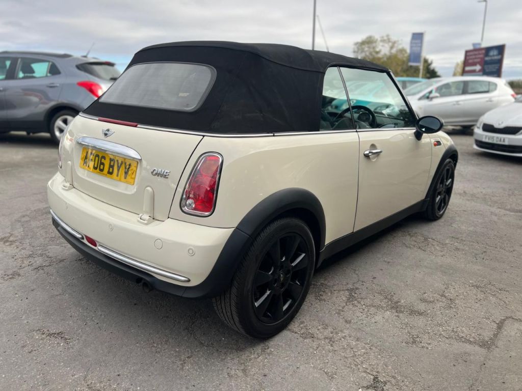 Used MINI Convertible 2006 for sale - 77685075: Photo 23