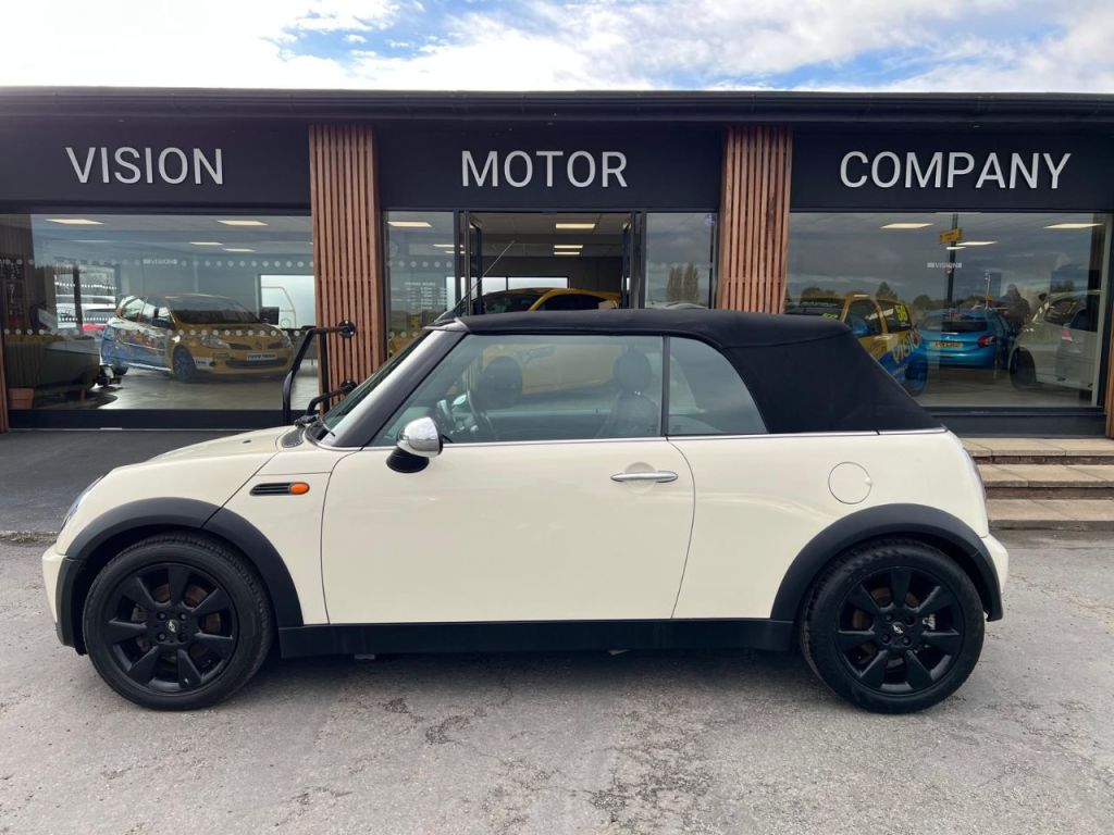 Used MINI Convertible 2006 for sale - 77685075: Photo 24