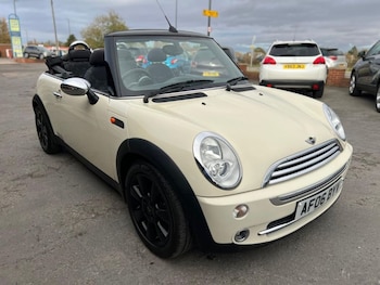 Used MINI Convertible 2006 for sale - 77685075: Photo