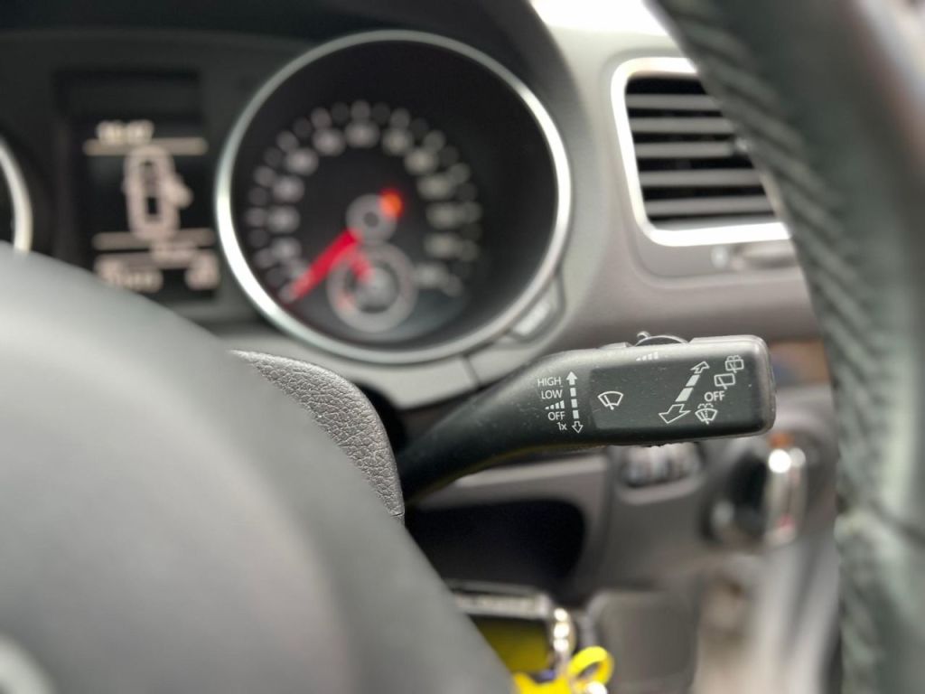 Used Volkswagen Golf 2011 for sale - 76162587: Photo 33