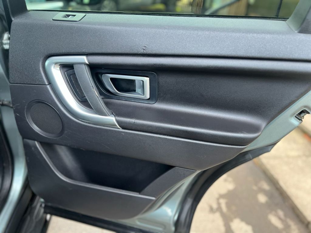 Used Land Rover Discovery Sport 2015 for sale - 77685096: Photo 17