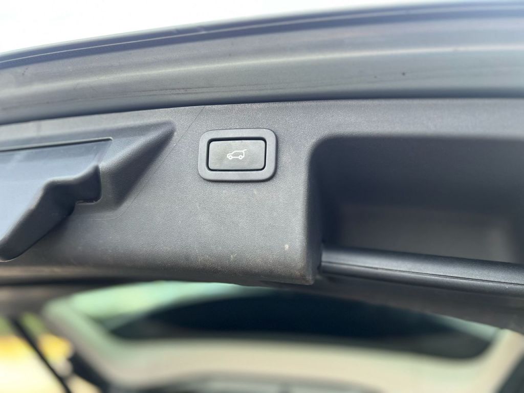 Used Land Rover Discovery Sport 2015 for sale - 77685096: Photo 21