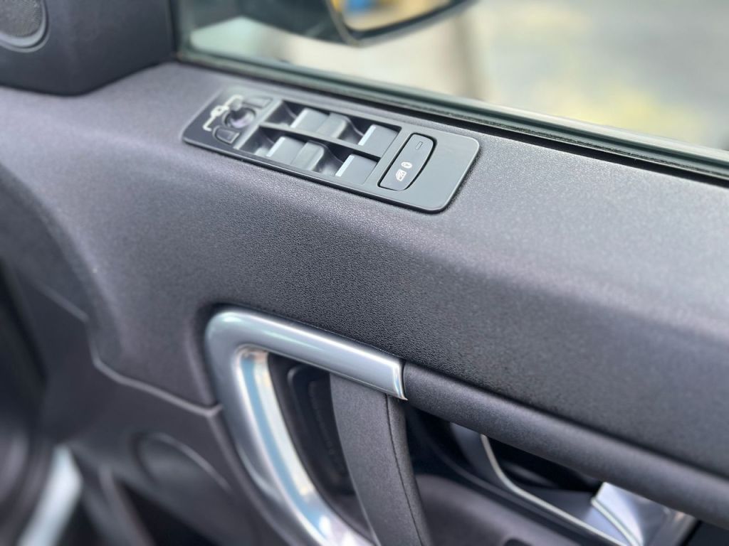 Used Land Rover Discovery Sport 2015 for sale - 77685096: Photo 24