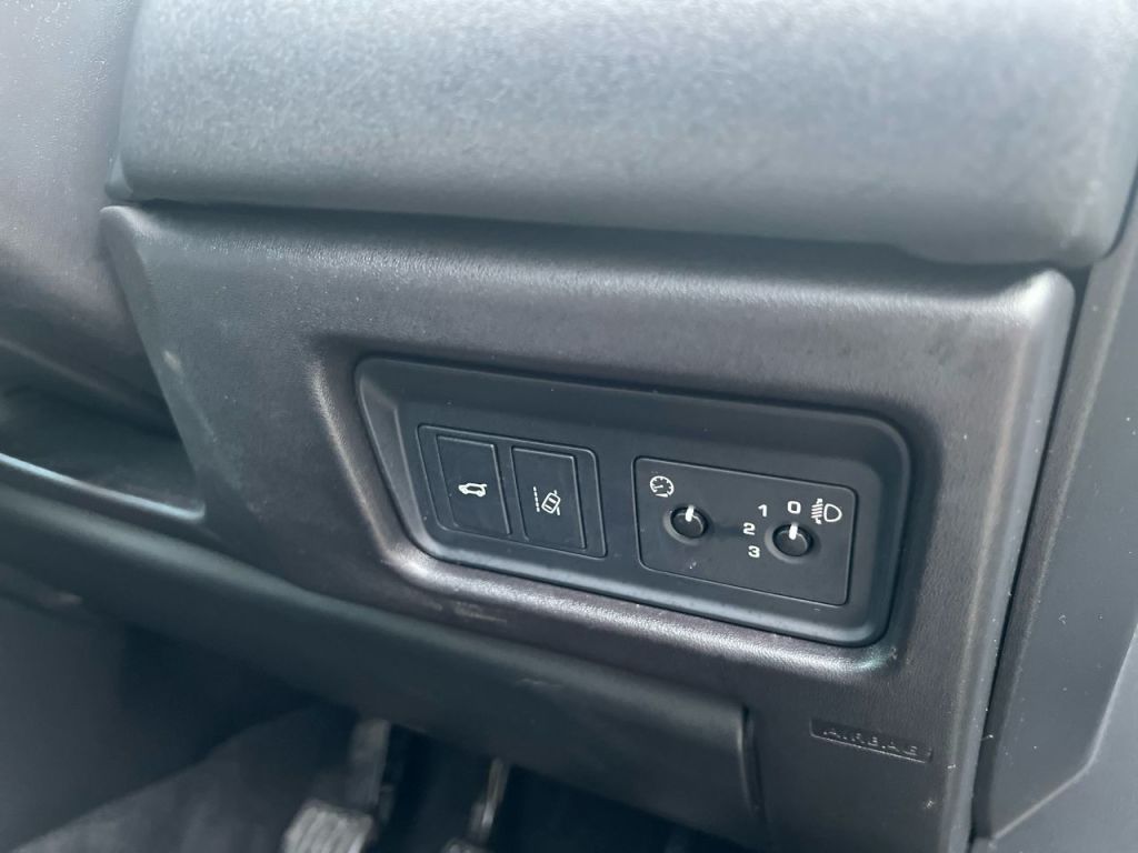 Used Land Rover Discovery Sport 2015 for sale - 77685096: Photo 30