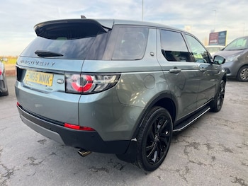 Used Land Rover Discovery Sport 2015 for sale - 77685096: Photo