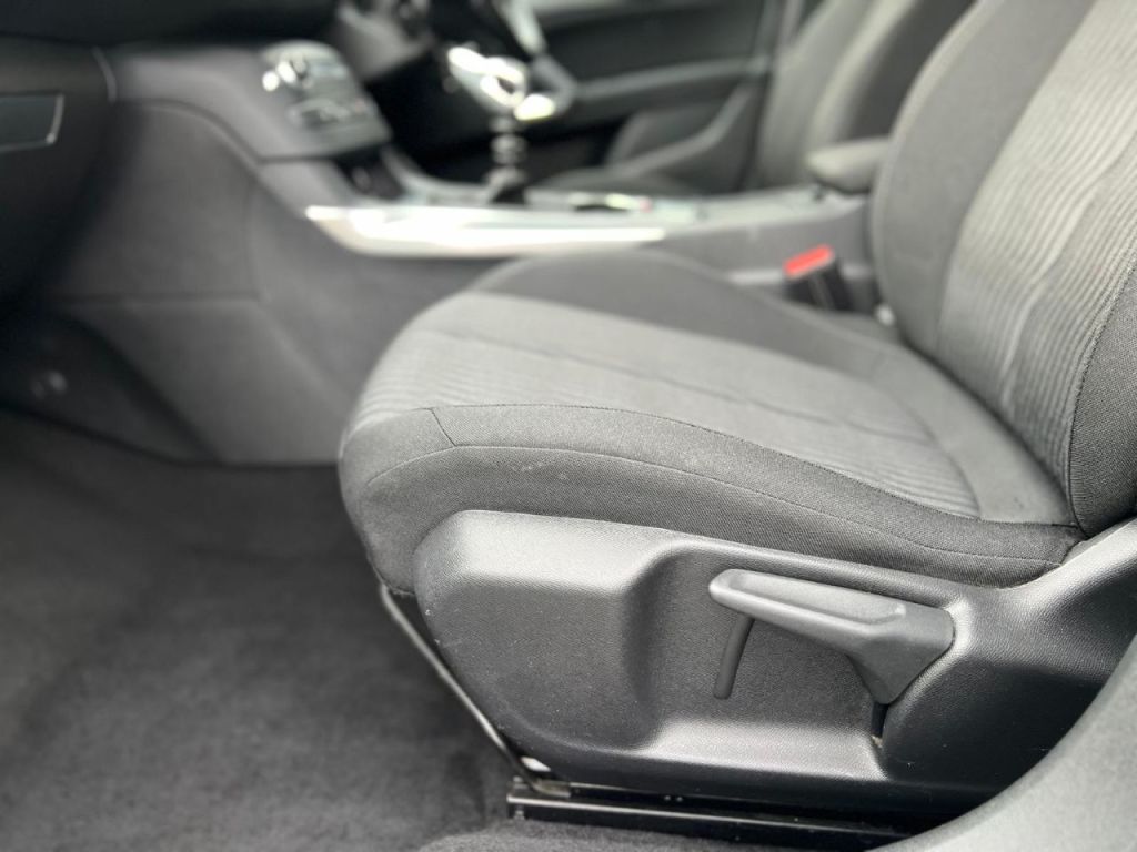 Used Peugeot 308 2015 for sale - 77138812: Photo 24