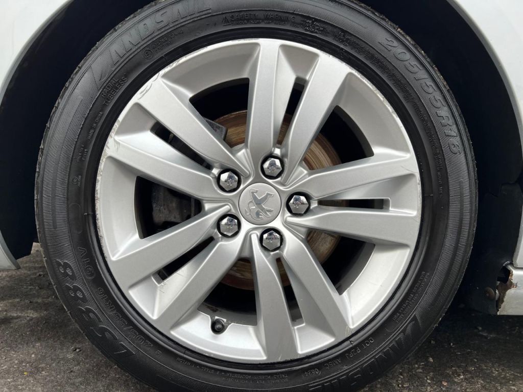 Used Peugeot 308 2015 for sale - 77138812: Photo 38