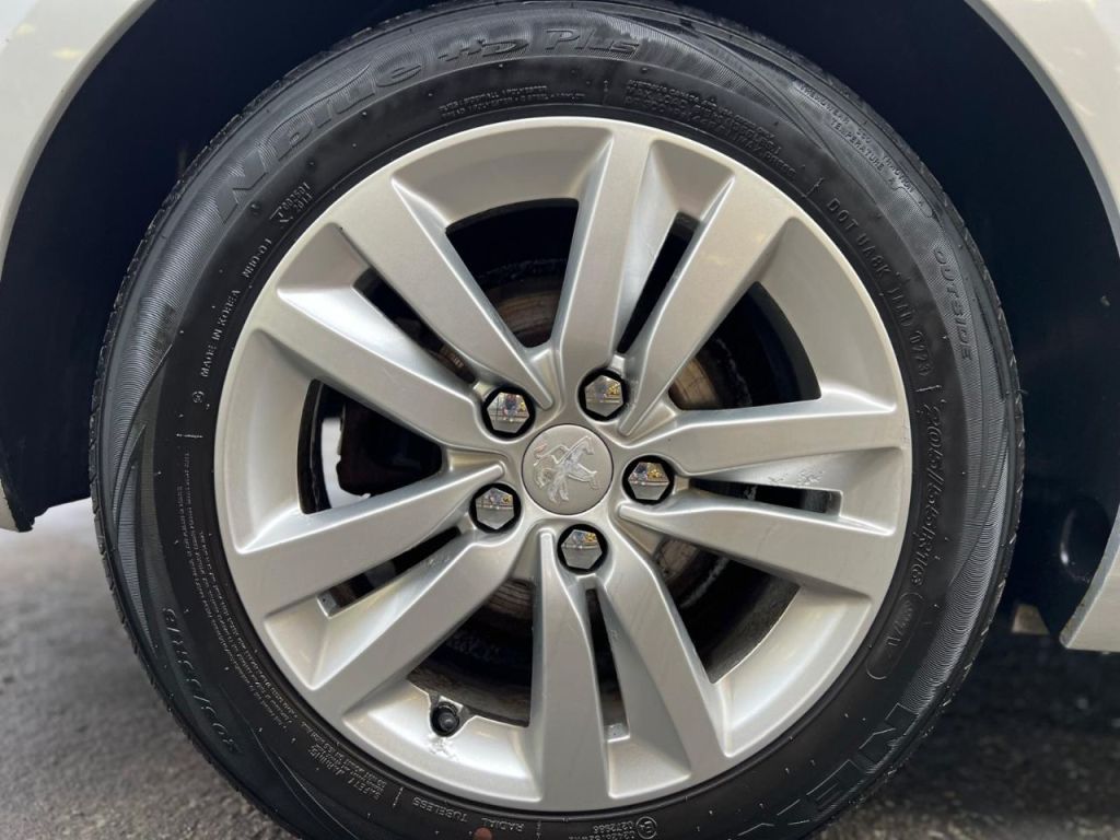 Used Peugeot 308 2015 for sale - 77138812: Photo 40