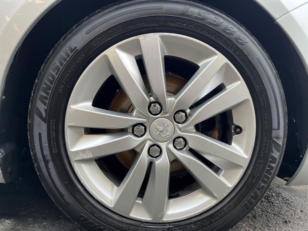 Used Peugeot 308 2015 for sale - 77138812: Photo 41