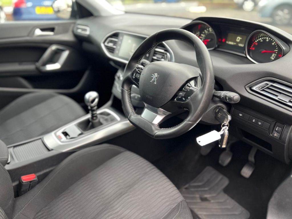 Used Peugeot 308 2015 for sale - 77138812: Photo 8