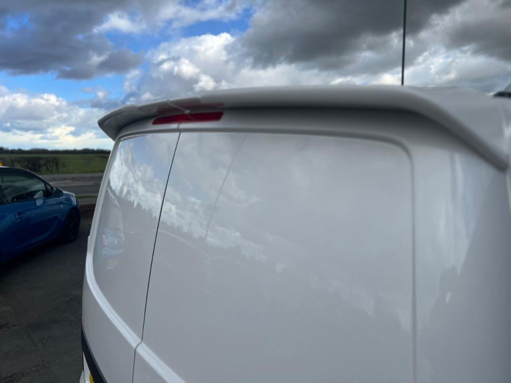 Used Volkswagen Transporter 2015 for sale - 78015821: Photo 11