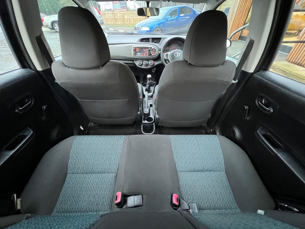 Used Toyota Yaris 2012 for sale - 77685104: Photo 15