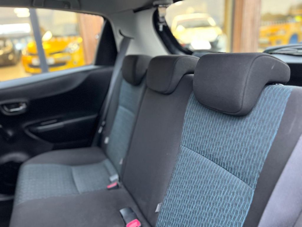 Used Toyota Yaris 2012 for sale - 77685104: Photo 18