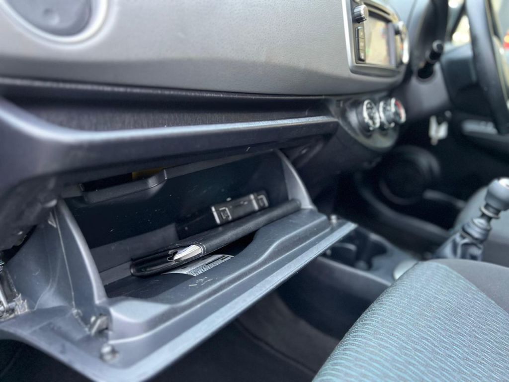 Used Toyota Yaris 2012 for sale - 77685104: Photo 23