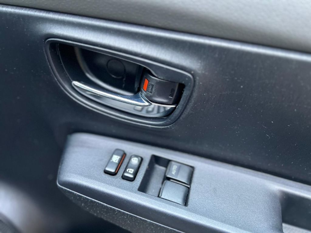 Used Toyota Yaris 2012 for sale - 77685104: Photo 25