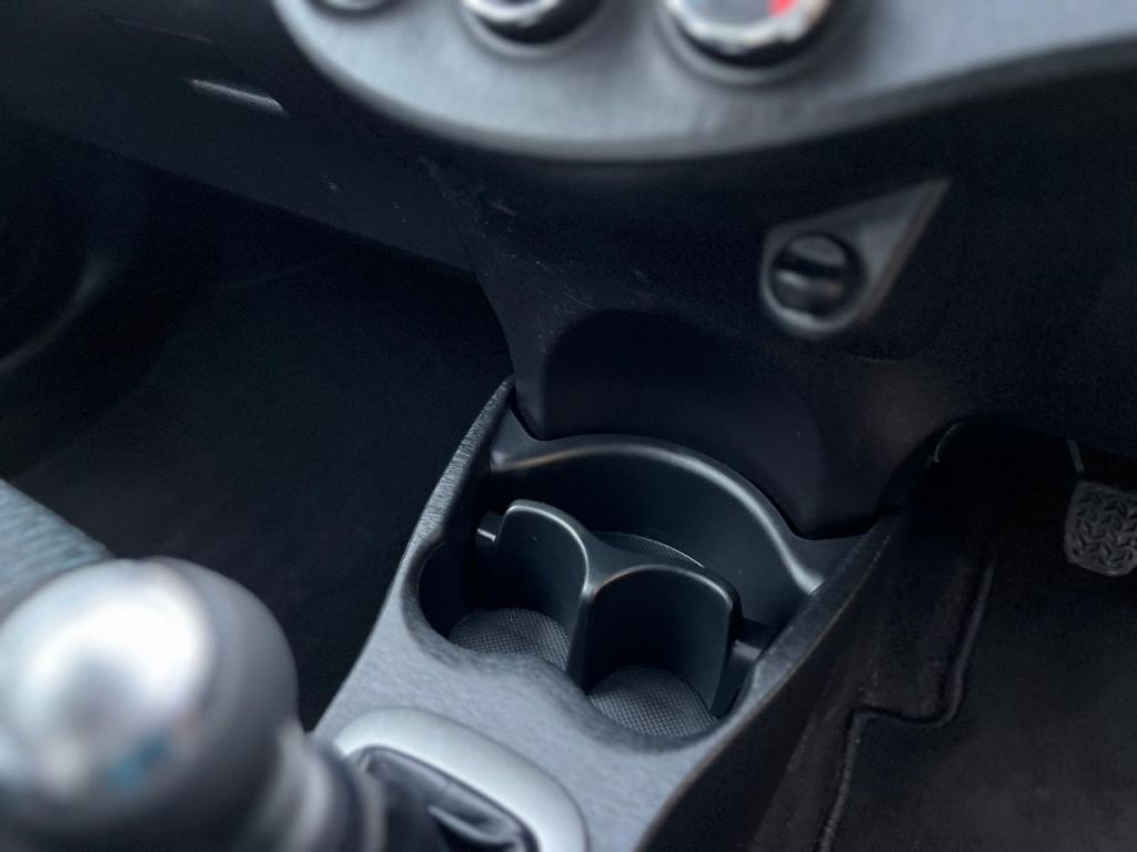 Used Toyota Yaris 2012 for sale - 77685104: Photo 27