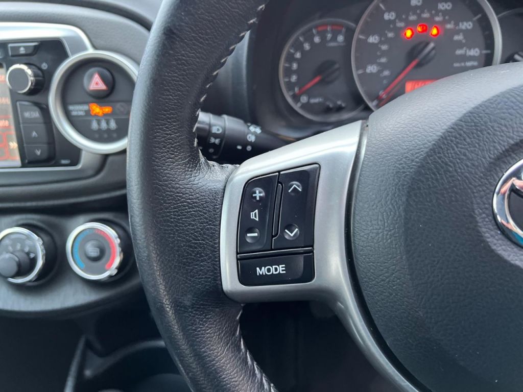 Used Toyota Yaris 2012 for sale - 77685104: Photo 28