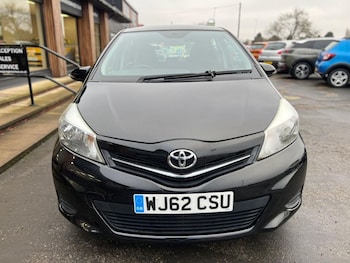 Used Toyota Yaris 2012 for sale - 77685104: Photo