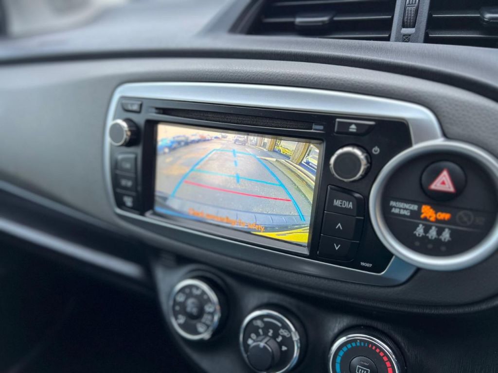 Used Toyota Yaris 2012 for sale - 77685104: Photo 30